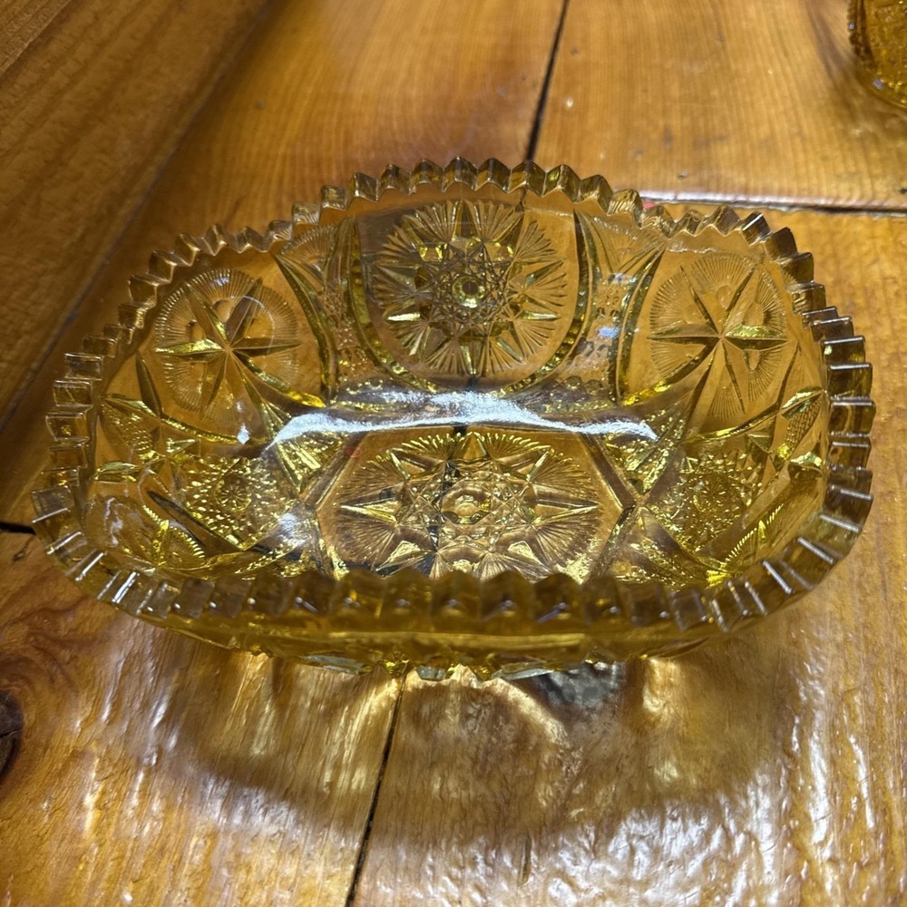 Vintage L.E.Smith Oblong Hobstar Sawtooth Rim Light Amber Glass Dish